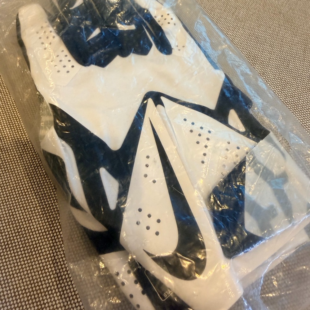 New Nike XL Football gloves